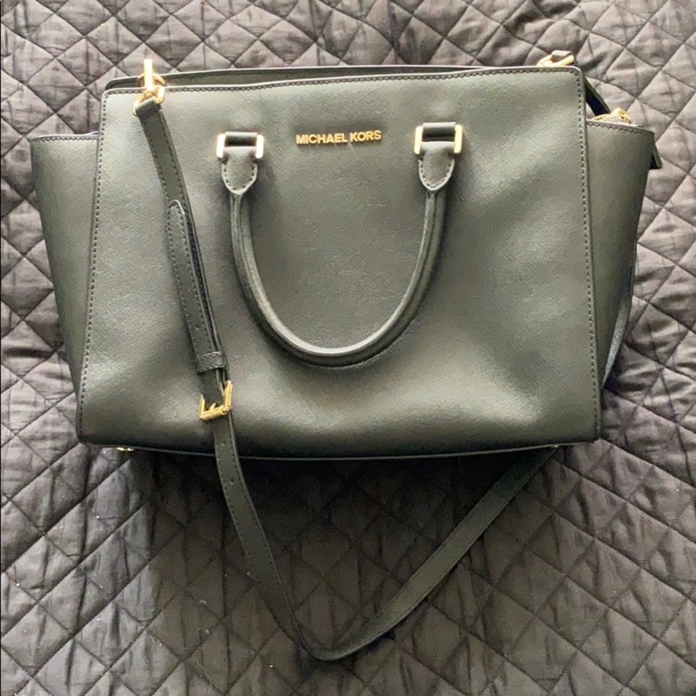 Michael Kors Selma hand bag